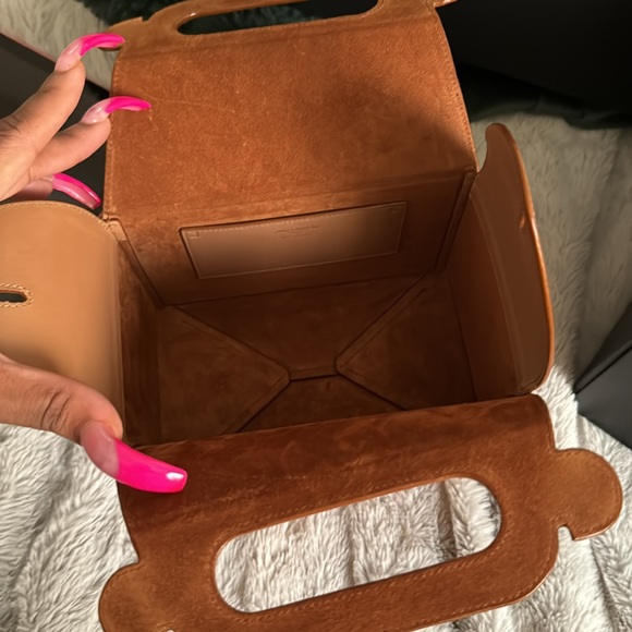 YVES SAINT LAURENT. - Sold - Picture 2 of 6